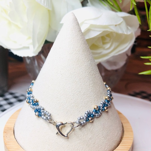Blue Silver Gray Beaded Bracelet Thin Dainty Braided minimalist Heart NEW - Picture 5 of 6